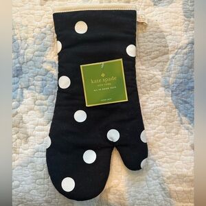 NWT Kate Spade Polka Dot Oven Mitt